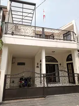 RUMAH TERAWAT DAN BERSIH SEMI FURNISHED DI TAMAN PAGELARAN CIOMAS
