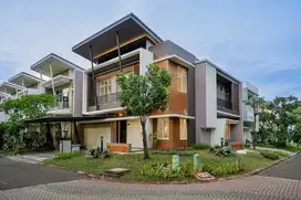 Dijual cepat rumah mewah di The Springs Gading Serpong strategis