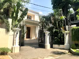 Rumah 20x45 900m type 5KT private pool Kebayoran Baru Jakarta Selatan