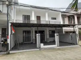 Rumah Brand new di Kelapa Gading dan sudah tinggi dari jalan
