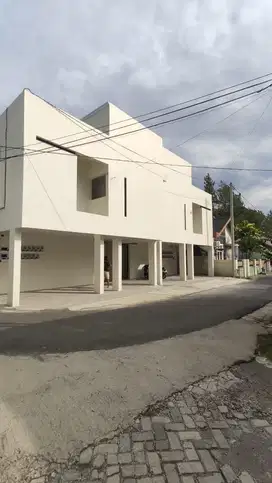 DIJUAL Kost Kosan Eksklusif Full Furnished dekat Hotel Grand Quality