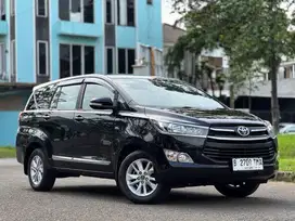 KIJANG INNOVA BENSIN 2017 HITAM. MOBIL KELUARGA NYAMAN PILIHAN SEMUA