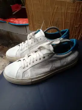 Givency Paris sz 43