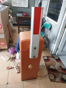 Barrier gate palang parkir portal otomatis bekas/second normal  murah