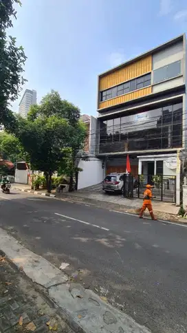 Jual Murah Gedung Kantor 4 Lantai  di Benhil Jakarta Pusat