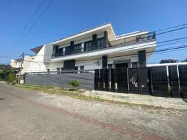 CA234 Dijual Rumah 2 LT Modern Mewah SHM di Dharmahusada Indah Utara