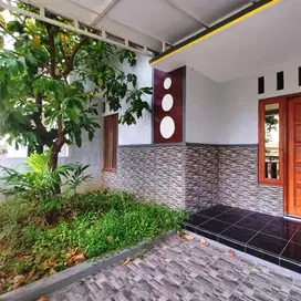 Rumah bagus nyaman dekat Rs. Dr Oen Solo baru