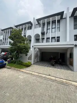 Rumah Greenwich Park Cluster Aether BSD City Tangerang