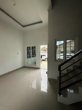 RUMAH DI SETIABUDI MEDAN LOKASI STRATEGIS SIAP HUNI