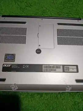 Laptop no minus masih baru