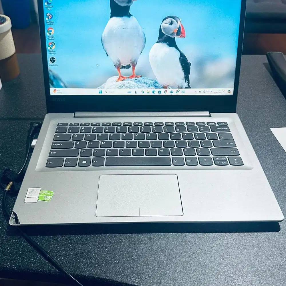 Lenovo ideapad core i5 gen 8 ram 8gb ssd 512gb 14” dijual apa adanya