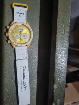 Omega swatch yellow Sun