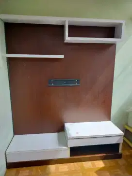 Rak TV, Laci, Meja TV
