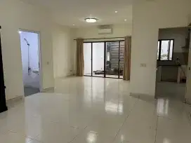 Sewa Rumah 2 Lt Cluster Zebrina JGC
Cakung Jakarta Timur