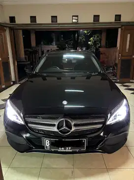 Mercedes-Benz C200 2017 Bensin