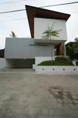 DI JUAL MODERN VILLA BARU DI MERTASARI JIMBARAN BAWAH , DKT AIRPORT