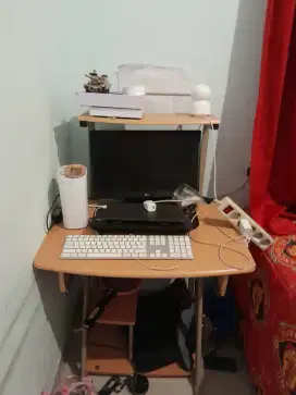 KOMPUTER, KEYBOARD DAN MEJA