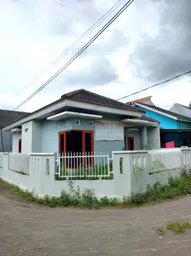 Rumah Hook Luas di Purwomartani