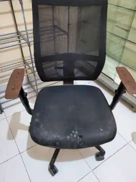 Kursi Builtup Kantor
