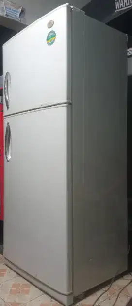 KULKAS LG 2 PINTU JUMBO 530 LITER KONDISI NORMAL SIAP PAKAI/ NETT