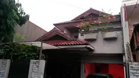 Rumah Kost aktif 9 kamar Super Strategis di Blok A Kebayoran Baru