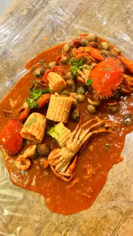 Aneka Seafood Asam Manis Kepiting Lobster Udang Galah Kerang Dori dll