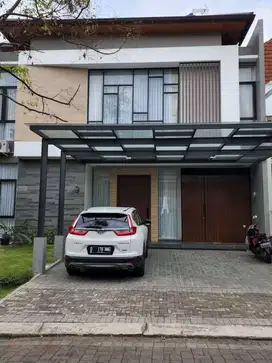 Dijual rumah lux view danau di KBP
