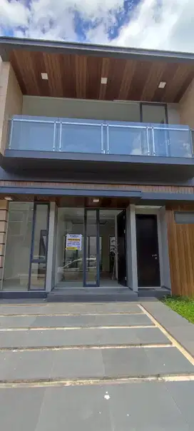 Disewakan Rumah Golden Stone Serpong