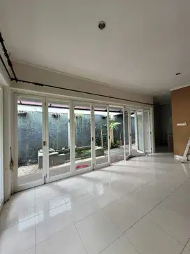 Rumah Luas Siap Huni Lokasi Strategis diEmerald Bintaro Sektor 9.14109