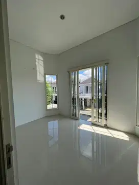 Dijual Rumah Mewah di Suhat dekat Polinema, UB, dan Patung pesawat