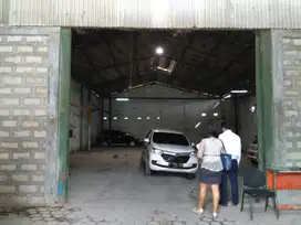 Disewa Ruko 2,5 Lantai dan Gedung Parkiran di Mainroad Kopo Bihbul