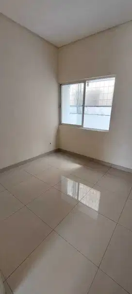 Disewakan Rumah Green Lake City Bersih Dan Bagus di Tangerang