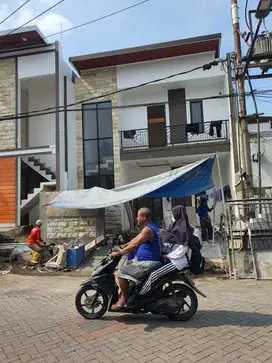 LARIS 20 KAMAR RUMAH KOST BARU DI KEPUTIH PERUMAHAN BUMI MARINA MAS