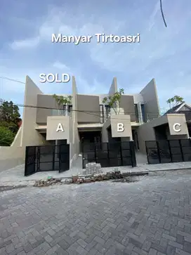 Dijual rumah di Manyar Tirtoasri Surabaya