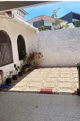 Rumah Desain Unik Sangat Strategis di Lebak Bulus, Jakarta Selatan