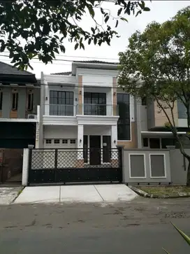 Megah. Hunian Minimalis Modern di Perumahan Elit Batununggal