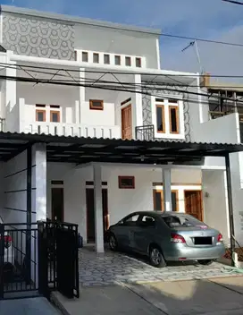 Rumah Baru 2 Lantai di Cinere dalam Komplek, Hadap Timur