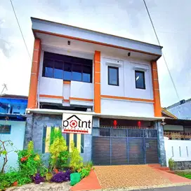 Rumah 2,5 lantai bagus siap huni di Solo baru grogol