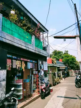 Rumah 2 lantai dkt dr jalan raya utama