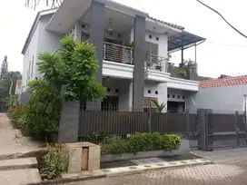 Rumah 2 Lt Layak Huni Tanah Lega Bangunan Kokoh dkt Stasiun