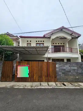 Rumah 2 Lantai Lokasi Bebas Banjir di Mampang Jakarta
