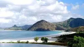 Tanah pinggir pantai selong belanak