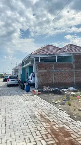 rumah minimalis siap huni dan pesan bangun bisa beli tanahnya saja