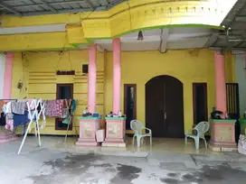 Rumah Hook 2 Lantai,18 kamar kost2an, 4 Kios Sewaan & Warung Pojok