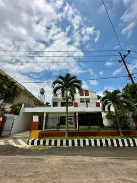 dijual rumah 2 lantai klasik vintage daerah dieng kota malang