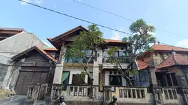 Di jual cepat rumah besar 4 Kamar tidur di Jl Imam Bonjol, Denpasar