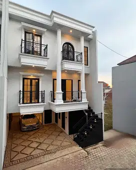 di jual cepat rumah mewah  3 lantai di jagakarsa