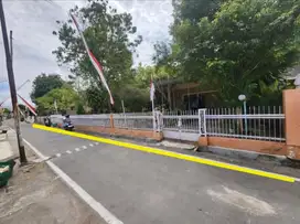 Tanah Luas 1.104m² Bonus Rumah Dekat UMS