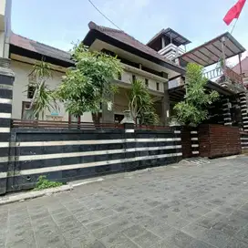 dijual rumah seluas 200m2 harga 1,6