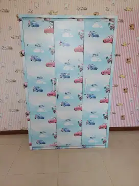 Lemari 3pintu karakter